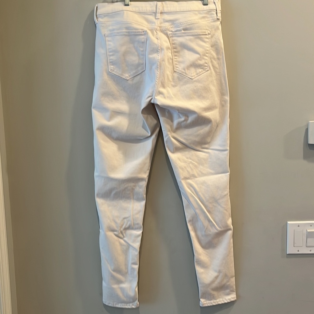 GAP true skinny jeans. White. Size 32 T (tall) - Picture 6 of 10
